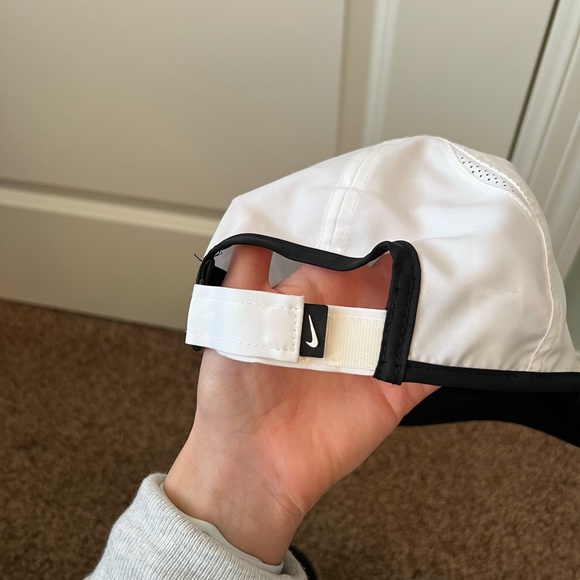 Nike hat - Picture 3 of 4